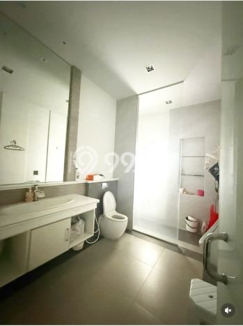 For Sale Vila Kawasan Medan Polonia, Area 300m2m², Posisi Premium For Sale Vila Kawasan Medan Polonia, Area 300m2m², Posisi Premium