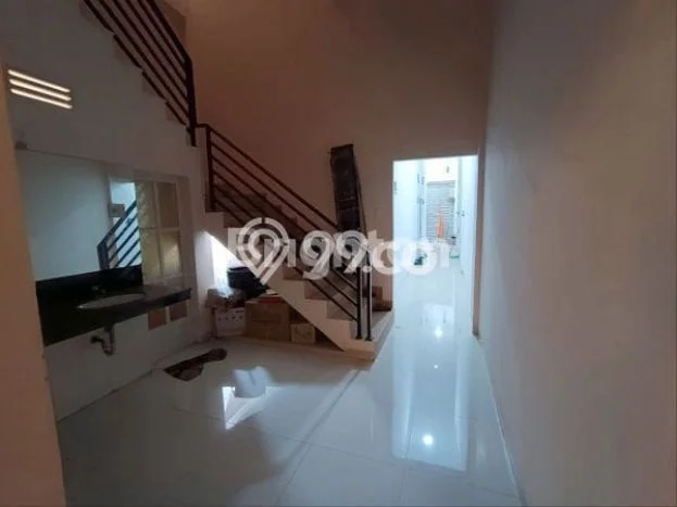 Bisa KPR! Rumah Medan Timur, Medan, Luas 324m2m² Bangunan 450m2m² Bisa KPR! Rumah Medan Timur, Medan, Luas 324m2m² Bangunan 450m2m²