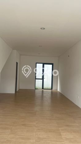 LOKASI PREMIUM! Ruko Kawasan Niaga Kawasan Legok, Luas 150m2m², Siap Bisnis LOKASI PREMIUM! Ruko Kawasan Niaga Kawasan Legok, Luas 150m2m², Siap Bisnis