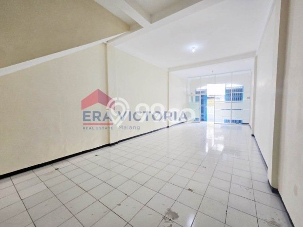 SEWA STRATEGIS! Ruko di Soekarno Hatta, Luas 120m2m², Lokasi Berkembang SEWA STRATEGIS! Ruko di Soekarno Hatta, Luas 120m2m², Lokasi Berkembang
