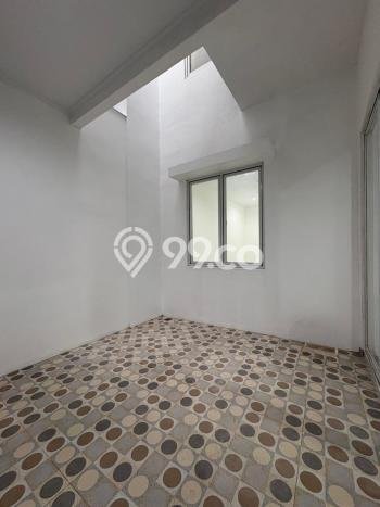 Ready to Use! Luxury House LT 112m2 Desain Modern di BSD Ready to Use! Luxury House LT 112m2 Desain Modern di BSD