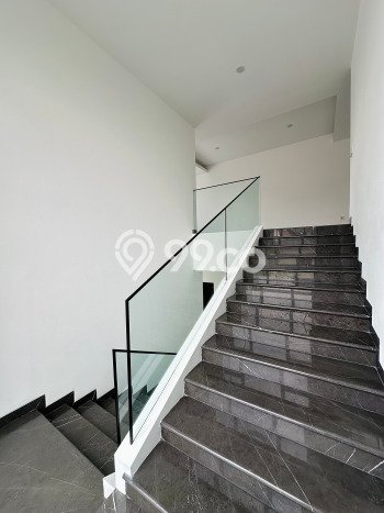 Rumah Luxury Modern Tanpa Renovasi di Alam Sutera Tangerang Rumah Luxury Modern Tanpa Renovasi di Alam Sutera Tangerang