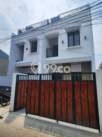 Rumah Strategis Minimalis Lb 100m2 di Jagakarsa, Jakarta Selatan Rumah Strategis Minimalis Lb 100m2 di Jagakarsa, Jakarta Selatan