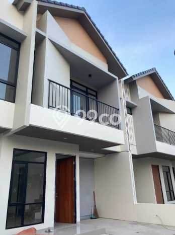 Rumah Luas Asri 3 KT Siap Pakai di Tanjung Barat Jakarta Selatan Rumah Luas Asri 3 KT Siap Pakai di Tanjung Barat Jakarta Selatan
