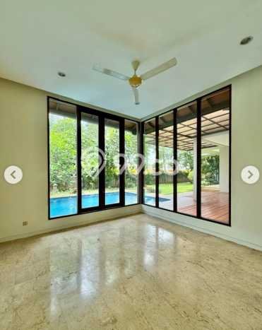 Hunian Elit LB 500m2 Siap Huni Desain Elegan di Pejaten, Jakarta Selatan Hunian Elit LB 500m2 Siap Huni Desain Elegan di Pejaten, Jakarta Selatan