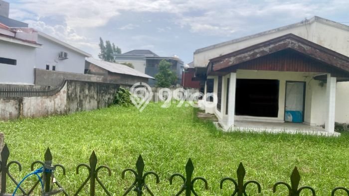 Rumah LT 1057m2m² / LB 200m2m² di Lokasi Payung Sekaki, Pekanbaru Rumah LT 1057m2m² / LB 200m2m² di Lokasi Payung Sekaki, Pekanbaru