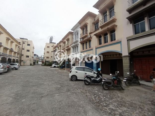 Unit Ruko Dijual di Payung Sekaki Pekanbaru 320m2 Unit Ruko Dijual di Payung Sekaki Pekanbaru 320m2