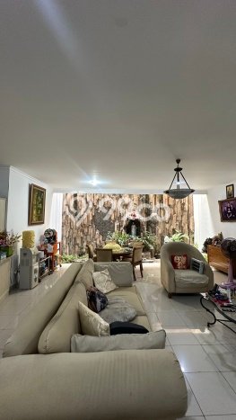 Hunian Mewah Dijual LT 220m2 di Kelapa Gading, Jakarta Utara Hunian Mewah Dijual LT 220m2 di Kelapa Gading, Jakarta Utara