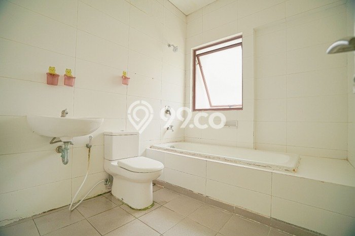 Rumah di Jakarta Garden City, LT 200m², Bangunan 208m² Rumah di Jakarta Garden City, LT 200m², Bangunan 208m²