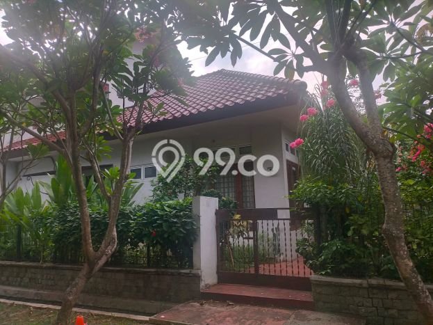 Rumah Eksklusif Dijual LT 240m2 di Tangerang, Tangerang Rumah Eksklusif Dijual LT 240m2 di Tangerang, Tangerang