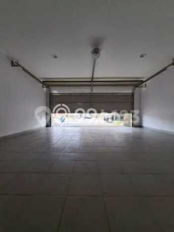 Ready to Use! Luxury House LT 250m2 Desain Elegan di Golf Island Ready to Use! Luxury House LT 250m2 Desain Elegan di Golf Island