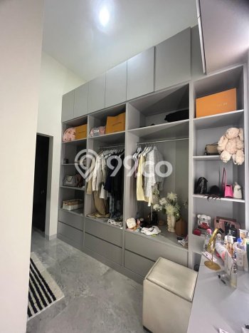 Rumah Elit Modern Siap Huni di Singgasana Bandung Rumah Elit Modern Siap Huni di Singgasana Bandung