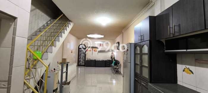 Ruko disewakan lokasi strategis Medan Area Medan 192m2 Ruko disewakan lokasi strategis Medan Area Medan 192m2