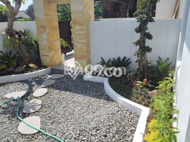 Vila Kawasan Kediri, Luas 180m2m², Area Nyaman Vila Kawasan Kediri, Luas 180m2m², Area Nyaman