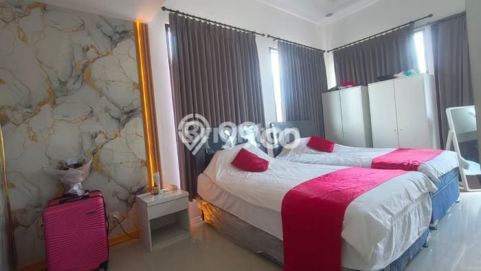 LOKASI STRATEGIS! Vila Kawasan , Luas 220m2m², Lokasi Strategis LOKASI STRATEGIS! Vila Kawasan , Luas 220m2m², Lokasi Strategis