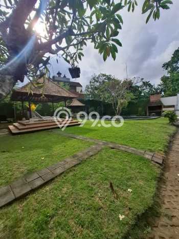 Rumah Nyaman 4 KT di Kerobokan Kaja, Badung - LT 793m2m² Rumah Nyaman 4 KT di Kerobokan Kaja, Badung - LT 793m2m²