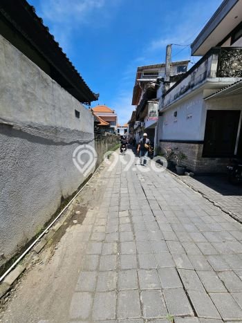 Hunian Kondisi Baik Disewakan di canggu, Badung LT 300m2, LB 400m2 Hunian Kondisi Baik Disewakan di canggu, Badung LT 300m2, LB 400m2