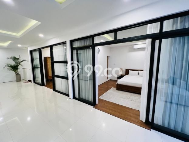 Disewakan! Rumah 5 Kamar Tidur &
6 Kamar Mandi di Ungasan, Badung Disewakan! Rumah 5 Kamar Tidur &
6 Kamar Mandi di Ungasan, Badung