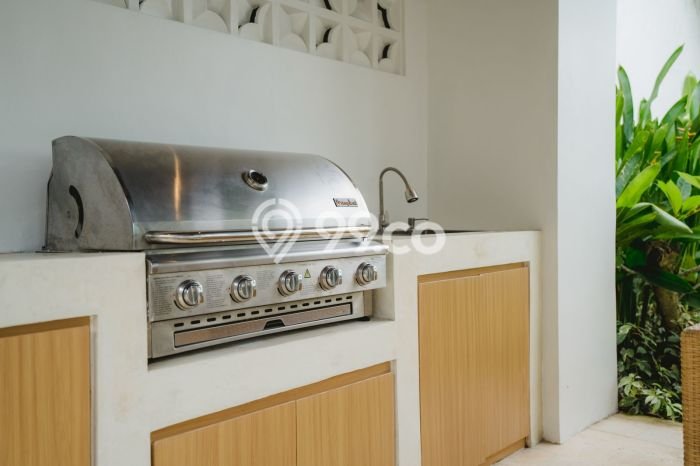 Hunian Impian Keluarga! Rumah 2 Lantai di Peliatan, Gianyar, Luas 300m2m² Bangunan 325m2m² Hunian Impian Keluarga! Rumah 2 Lantai di Peliatan, Gianyar, Luas 300m2m² Bangunan 325m2m²