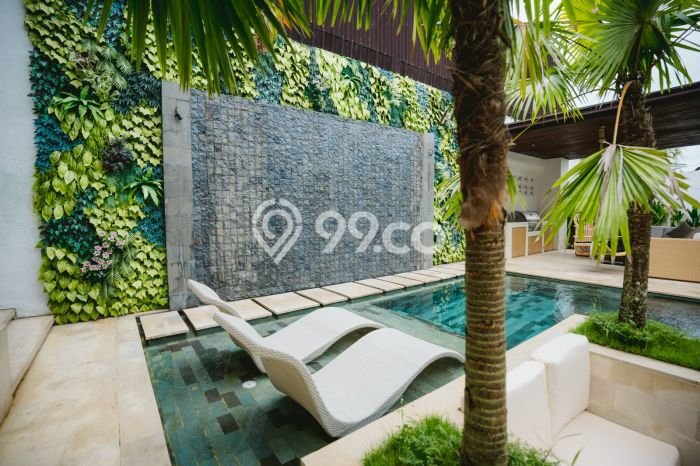 Hunian Impian Keluarga! Rumah 2 Lantai di Peliatan, Gianyar, Luas 300m2m² Bangunan 325m2m² Hunian Impian Keluarga! Rumah 2 Lantai di Peliatan, Gianyar, Luas 300m2m² Bangunan 325m2m²