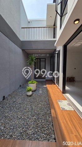 Rumah Mewah LB 140m2 Siap Pakai Desain Elegan di Bintaro, Tangerang Selatan Rumah Mewah LB 140m2 Siap Pakai Desain Elegan di Bintaro, Tangerang Selatan