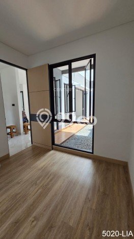 Rumah Mewah LB 140m2 Siap Pakai Desain Elegan di Bintaro, Tangerang Selatan Rumah Mewah LB 140m2 Siap Pakai Desain Elegan di Bintaro, Tangerang Selatan