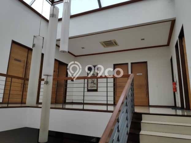 Dijual Rumah Premium dengan Fasilitas Sekitar Komplit di Menteng, Jakarta Pusat Dijual Rumah Premium dengan Fasilitas Sekitar Komplit di Menteng, Jakarta Pusat