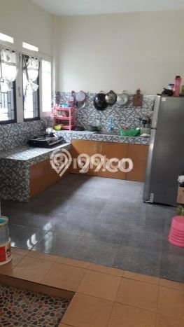 Rumah Bagus di Cimahi Utara, Cimahi, LT 340m2m², Luas Bangunan 320m2m² Rumah Bagus di Cimahi Utara, Cimahi, LT 340m2m², Luas Bangunan 320m2m²