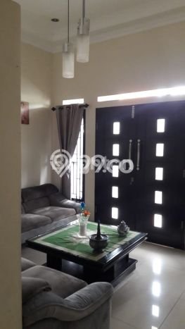 Rumah Bagus di Cimahi Utara, Cimahi, LT 340m2m², Luas Bangunan 320m2m² Rumah Bagus di Cimahi Utara, Cimahi, LT 340m2m², Luas Bangunan 320m2m²