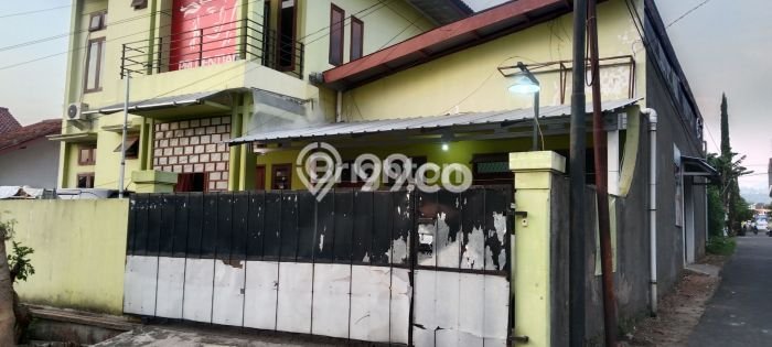 Rumah Area Strategis di Cimahi Utara, Cimahi, Luas 336m2m² LB 450m2m² Rumah Area Strategis di Cimahi Utara, Cimahi, Luas 336m2m² LB 450m2m²