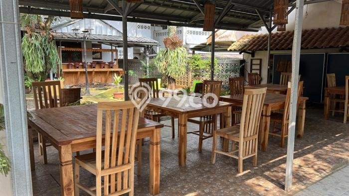 For Sale! Luxury House LT 1400m2 Desain Elegan di Cimahi For Sale! Luxury House LT 1400m2 Desain Elegan di Cimahi