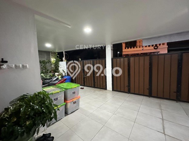 Jual Rumah Bagus Siap Huni LB 310m2 di Ciputat, Tangerang Selatan Jual Rumah Bagus Siap Huni LB 310m2 di Ciputat, Tangerang Selatan