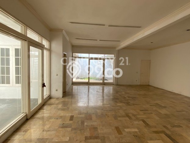 Hunian Elit LB 180m2 Siap Pakai Desain Elegan di Pondok Indah, Jakarta Selatan Hunian Elit LB 180m2 Siap Pakai Desain Elegan di Pondok Indah, Jakarta Selatan