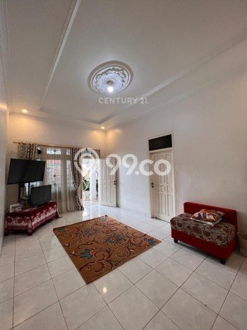Jual Rumah Bagus Siap Huni LB 310m2 di Ciputat, Tangerang Selatan Jual Rumah Bagus Siap Huni LB 310m2 di Ciputat, Tangerang Selatan