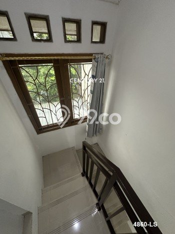 Rumah Modern Cantik 2 KT Bisa Langsung Pindah di Ciputat Rumah Modern Cantik 2 KT Bisa Langsung Pindah di Ciputat