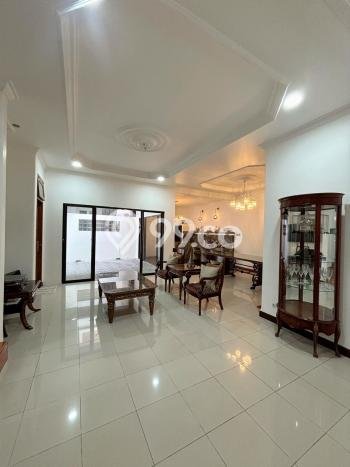 Hunian Elit LB 350m2 Siap Huni Desain Elegan di scbd, Jakarta Selatan Hunian Elit LB 350m2 Siap Huni Desain Elegan di scbd, Jakarta Selatan