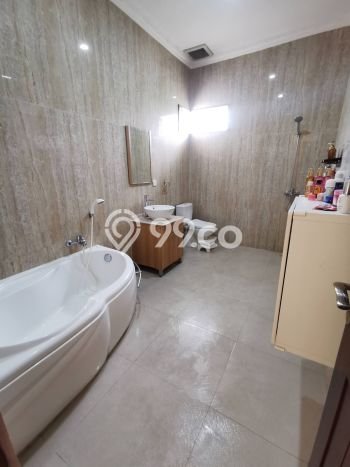 Dijual Rumah Premium dengan Fasilitas Sekitar Komplit di Cipondoh, Tangerang Dijual Rumah Premium dengan Fasilitas Sekitar Komplit di Cipondoh, Tangerang