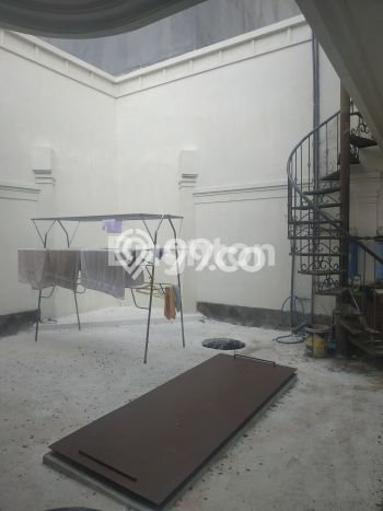 Hunian Elit LB 300m2 Siap Pakai Desain Elegan di Araya, Malang Hunian Elit LB 300m2 Siap Pakai Desain Elegan di Araya, Malang