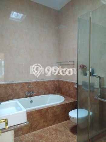 Rumah LT 360m2m² Akses Transportasi Umum di , Malang Rumah LT 360m2m² Akses Transportasi Umum di , Malang