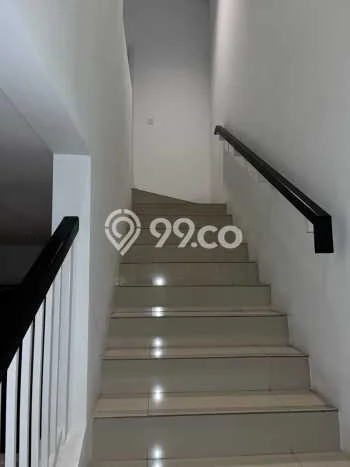 Jarang Ada! Rumah Kontrakan 4 Kamar Nyaman Siap Huni BSD City Jarang Ada! Rumah Kontrakan 4 Kamar Nyaman Siap Huni BSD City