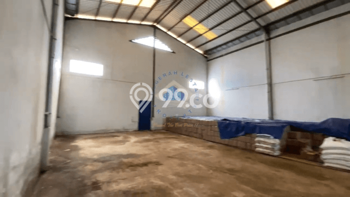 Lokasi Strategis! Dijual Gudang Bisnis di Cikupa, Tangerang Kondisi Bagus Lokasi Strategis! Dijual Gudang Bisnis di Cikupa, Tangerang Kondisi Bagus