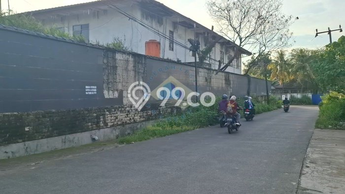 Pabrik Dijual di Curug LT 47582m2, LB 22257m2 Solusi Investasi Cerdas Pabrik Dijual di Curug LT 47582m2, LB 22257m2 Solusi Investasi Cerdas