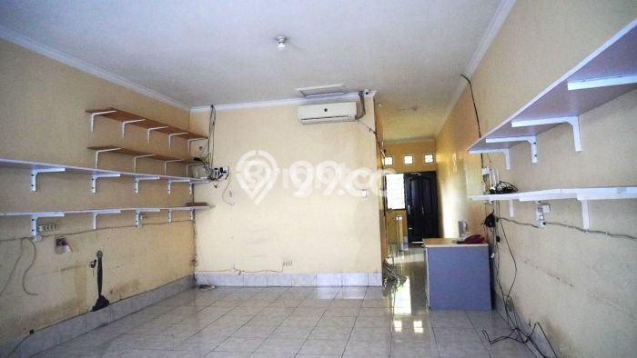 Ruko Disewakan Kawasan Depok, Luas 158m², Lokasi Premium Ruko Disewakan Kawasan Depok, Luas 158m², Lokasi Premium