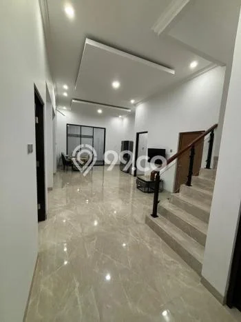 Rumah Strategis Modern Lb 280m2 di Cimanggis, Depok Rumah Strategis Modern Lb 280m2 di Cimanggis, Depok
