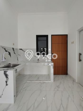 Rumah Luas Asri 3 KT Siap Pakai di Lubang Buaya Jakarta Timur Rumah Luas Asri 3 KT Siap Pakai di Lubang Buaya Jakarta Timur