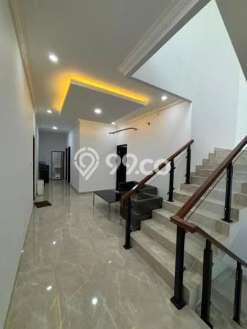 Rumah Strategis Modern Lb 280m2 di Cimanggis, Depok Rumah Strategis Modern Lb 280m2 di Cimanggis, Depok