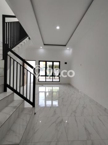 Rumah Luas Asri 3 KT Siap Pakai di Lubang Buaya Jakarta Timur Rumah Luas Asri 3 KT Siap Pakai di Lubang Buaya Jakarta Timur
