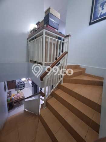 Hunian Cantik Modern Lb 100m2 di Jagakarsa, Jakarta Selatan Hunian Cantik Modern Lb 100m2 di Jagakarsa, Jakarta Selatan