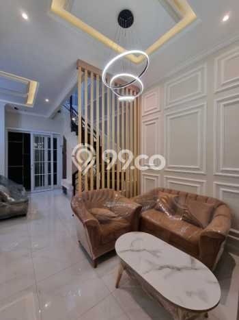 Rumah Modern Minimalis 4 KT Siap Huni di Jagakarsa Rumah Modern Minimalis 4 KT Siap Huni di Jagakarsa