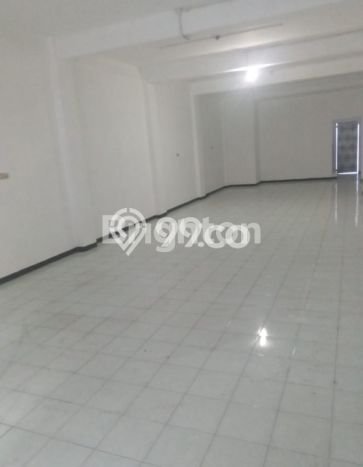 Disewakan Ruko di Pusat Kota Surabaya Ramai Strategis Disewakan Ruko di Pusat Kota Surabaya Ramai Strategis